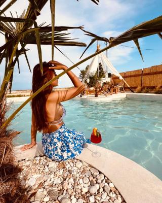 Amo Golden Suites