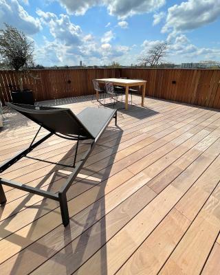 Penthouse with Airconditioning and Big Terrace, Close to Gent Sint-Pieters Station and City Centre