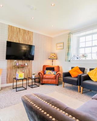 # Renovated cottage - nr Edinburgh with Scenic views