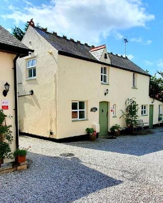 Vale View Cottages -The Coach House, Great location in Prestatyn!