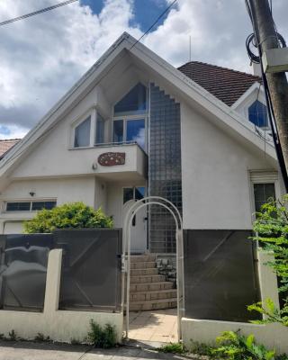 Lara Guest House