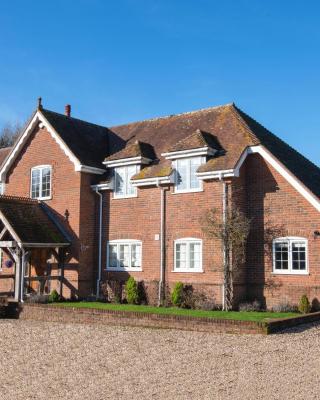 Langford farmhouse - New Forest National Park Luxury 4bd, hot tub, cinema, 10 acres