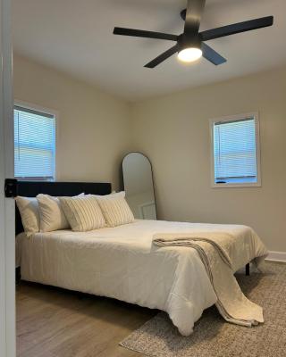 Newly Renovated Home Near DT