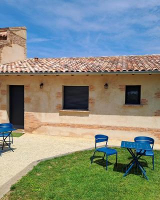 Petit coin de paradis, calme et confort garantie ! Chambre indépendante dans une dépendance !