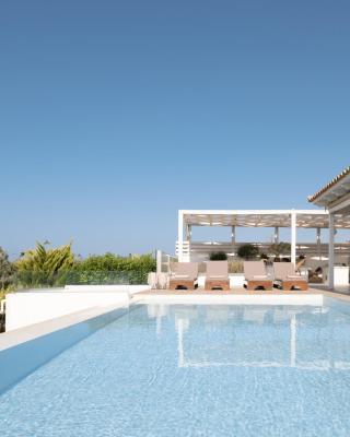 Alba Bianca Villa, Family Retreat with Heated Pool By ThinkVilla