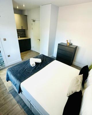 London SW18 Top Studios Great Location perfect for tourist