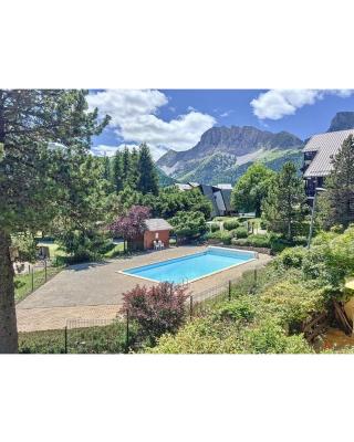Petit studio mansardé 18 m2 avec piscine gratuite