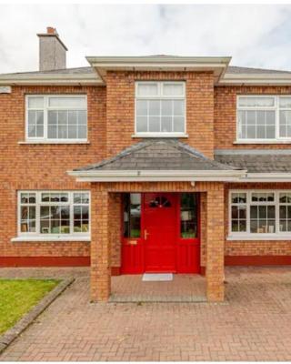 Home from Home Close to Lough Rynn Castle Room Only