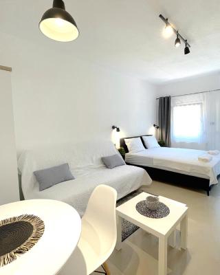LAGUNA Apartments