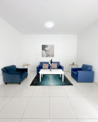 Lovely room next to st Julians