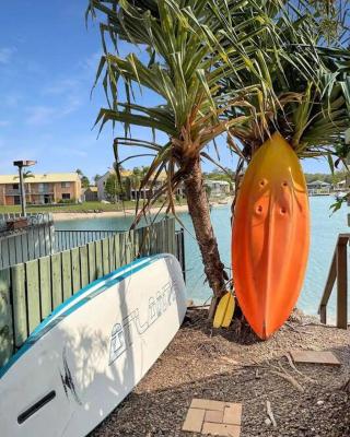 Mooloolaba Waterfront Two Story Unit with Pontoon