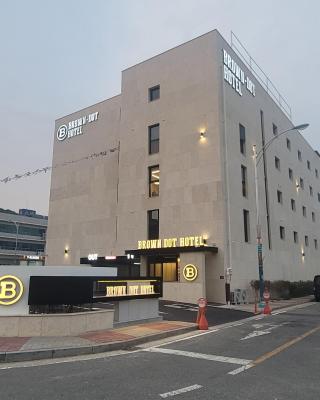 Mokpo Brown Dot Hotel Namak