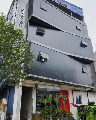 Super Town House HI5 Aditya International