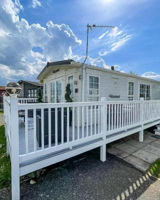 Beautiful Caravan At Manor Park In Hunstanton Beach, Norfolk Ref 23026H