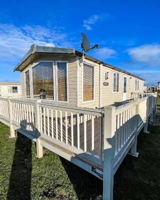 Lovely Caravan With Spacious Decking At North Denes In Suffolk, Ref 40134Nd