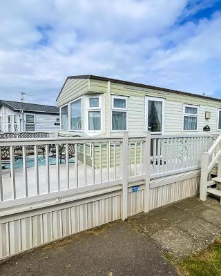 Lovely Caravan For Hire With Large Decking Area In Hunstanton Ref 23218K