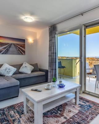 Stunning Apartment In Liznjan With Wifi
