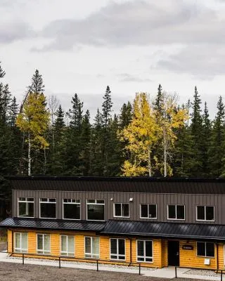 Jasper East Hostel - Near Jasper National Park East Gate Entrance