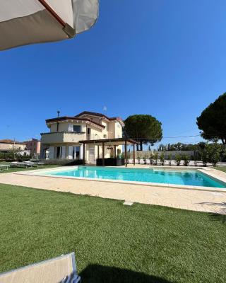 Villa Cangiano B&B and Pool