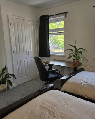 Heathrow, Hounslow, Beautiful Modern Home
