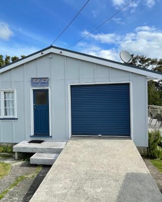 Relaxing Raglan & the Boat House