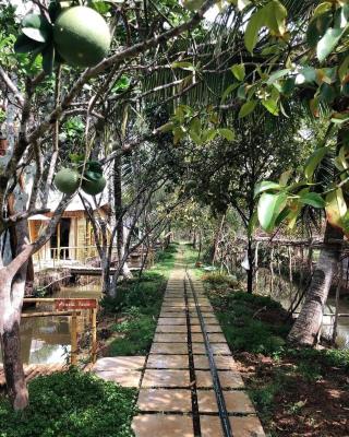 Hide Away Bungalows in Ben Tre City