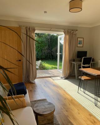 Palms - spacious, 3 bedroom, pet friendly, family holiday home