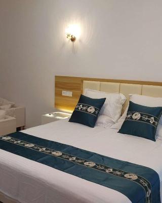Lily holiday hotel