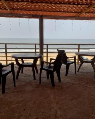 Candle wood Beach Stay