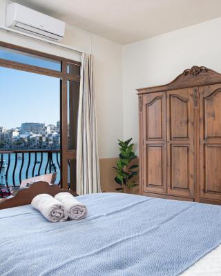 Seafront Bedroom with stunning views, balcony and en-suite