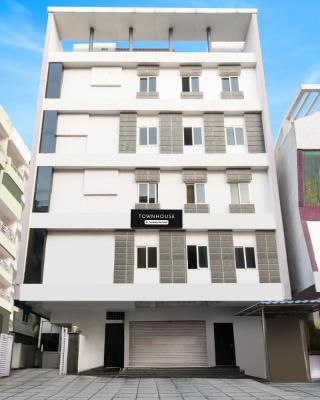 Super Townhouse Alwal Road