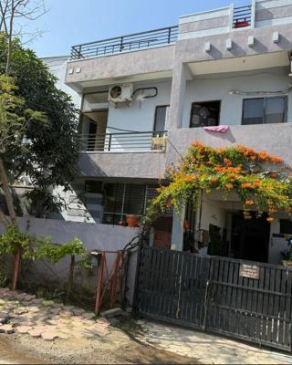 My Special House Homestay Nipania, Indore