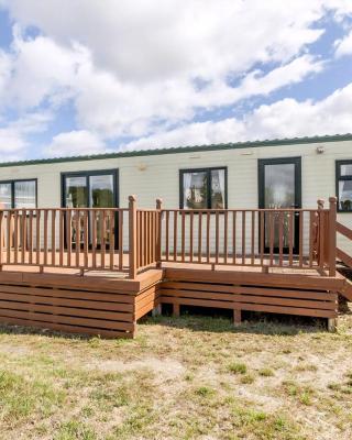 Great Dog Friendly Caravan For Hire At North Denes In Suffolk Ref 40068Nd