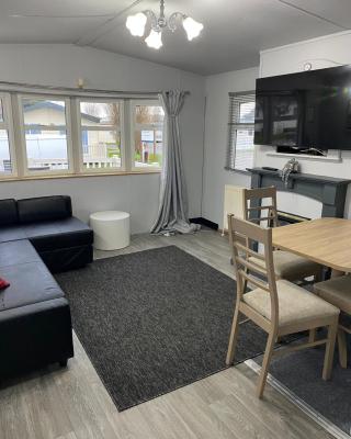 Cosy Caravan near the beach