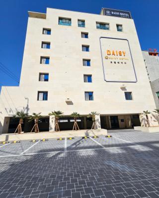 Daisy hotel