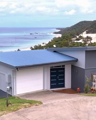Allure Beach House - Formerly Sands on Moreton