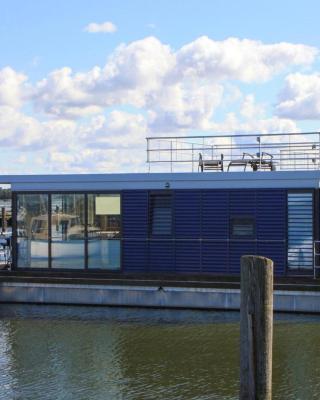 Hausboot Floating House in Ribnitz-Damgarten