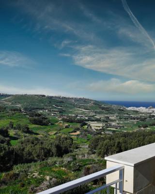 Cliff Edge Apartment in Xaghra