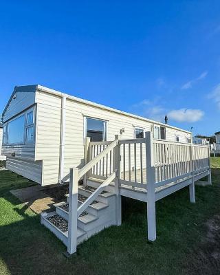 Lovely 8 Berth Caravan At Manor Park Nearby Hunstanton Beach 23107S