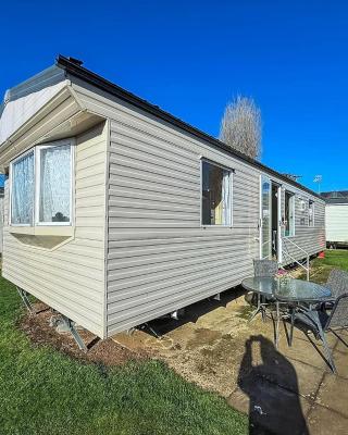 6 Berth Caravan For Hire In Hunstanton At Manor Park Holiday Park Ref 23004A