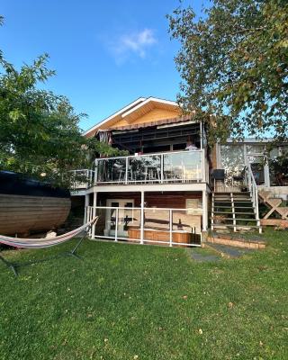 Auberge et Chalets sur le Lac
