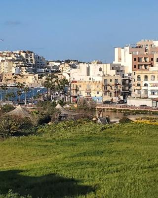 Seaview Apartment full of all commodities needed