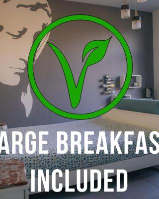 PLANT BASED b&b central Bruges