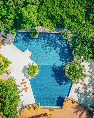 Papagayo Golden Palms Beachfront Hotel