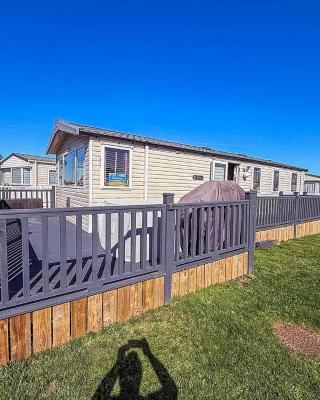 Lovely Caravan With Decking Free Wifi At North Denes Caravan Park Ref 40145Nd