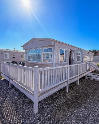 Spacious Caravan For Hire With Decking By The Beach In Suffolk Ref 40094Nd