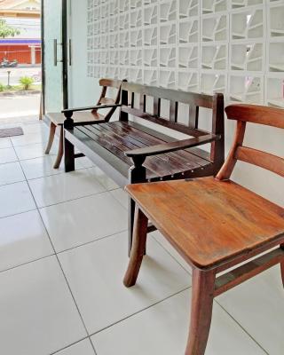 Super OYO 92433 Sirih Gading Family Guest House
