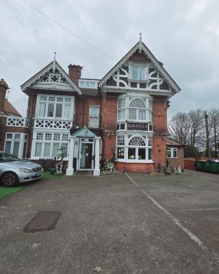 Kingswood Hotel