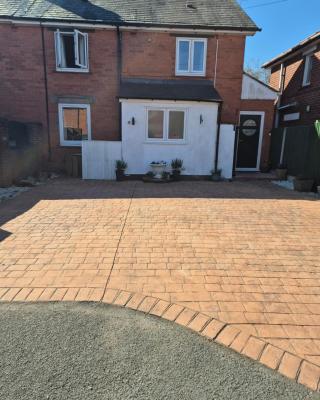 ACCOMADATION WREXHAM