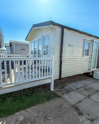 8 Berth Caravan By The Beautiful Beach Of Hunstanton In Norfolk Ref 23006W